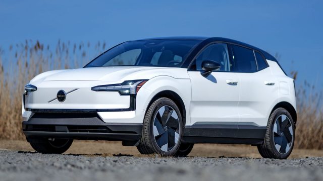 Электромобиль Volvo EX30 ultra удивил драйвом | DGL.RU1 Электромобиль Volvo EX30 ultra удивил драйвом | DGL.RU