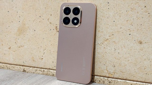 01_I spent three weeks with the Xiaomi 15T, and it beats the Google Pixel 10a on mu Обзор Xiaomi 15T — премиальный смартфон среднего класса