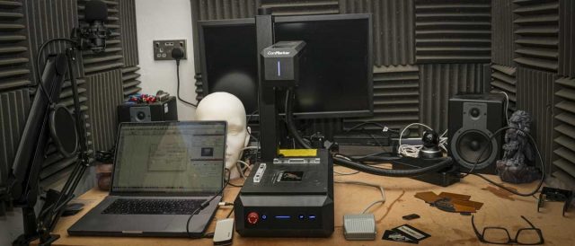 01_I tested this compact fibre laser engraver - it’s the best upgrade for small bus Обзор ComMarker B6: цветная гравировка на новом уровне