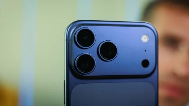 Загадочная полоса на корпусе iPhone 17 Pro почему вам не стоит паниковать (1) Необычная линия на корпусе iPhone 17 Pro: причины для спокойствия