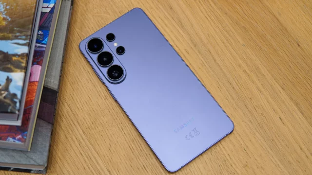 Samsung готовит убийцу собственного флагмана: почему Galaxy S27 Pro станет популярнее Galaxy S27 Ultra Samsung готовит убийцу собственного флагмана: почему Galaxy S27 Pro станет популярнее Galaxy S27 Ultra