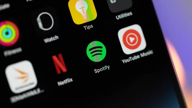 Новый логотип Spotify никому не понравился, но переживать не стоит (1) Новый дизайн Spotify: стоит ли уходить к Apple? | DGL.RU