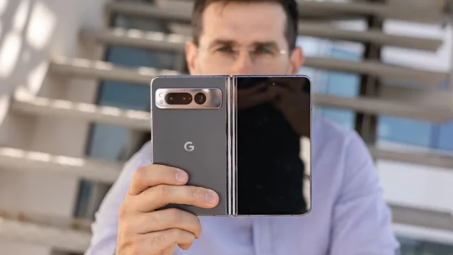 Скрытый дефект Pixel Fold: почему складной флагман Google сводит с ума своих покупателей