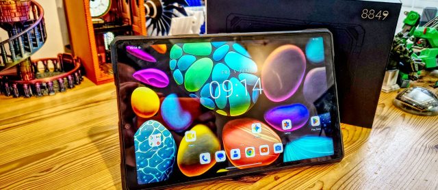 01_I tested the 8849 Tank Pad Ultra and it has possibly the best projector on a rug Обзор 8849 TANK Pad Ultra — планшет с крутым проектором