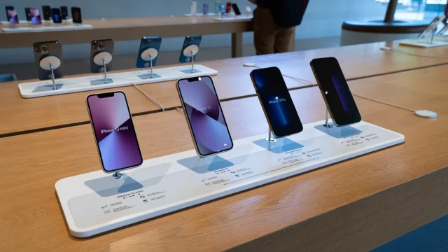 Спасение для пустых батарей Apple экстренно латает баг с зарядкой и готовит самую умную Siri в истории (1) Патч для Apple iPhone 17: как исправить баг | DGL.RU